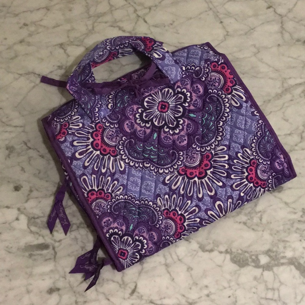 Vera Bradley Hanging Organizer in Lilac Tapetry